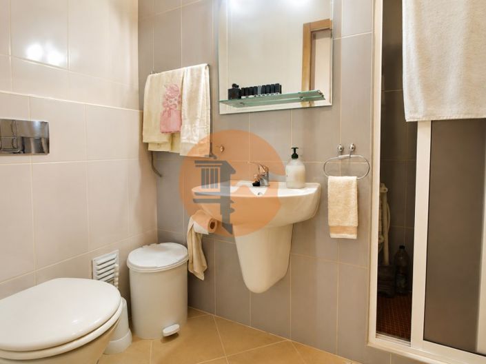 Image No.8-3 Bed House for sale