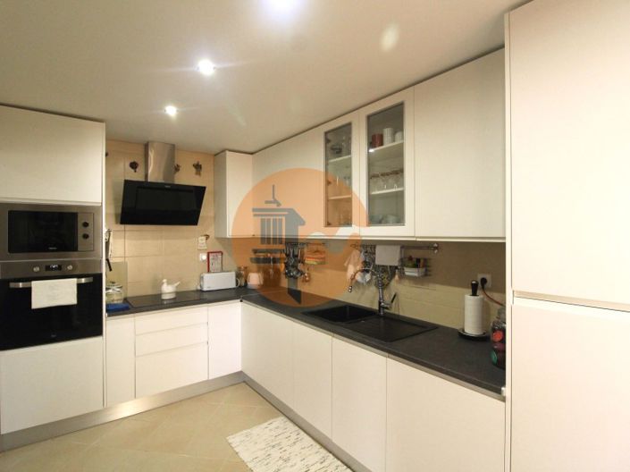 Image No.9-3 Bed House for sale