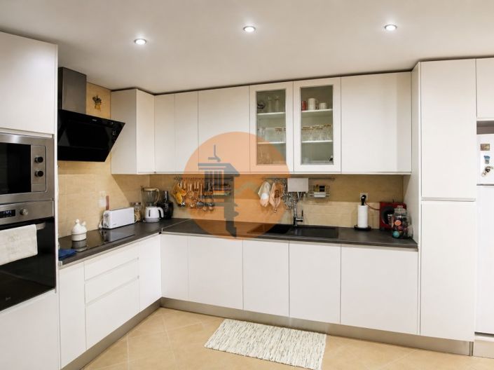 Image No.9-3 Bed House for sale