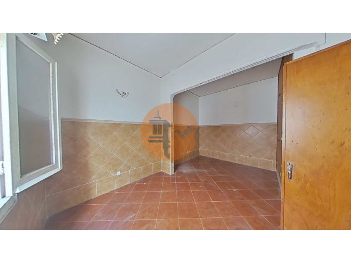 Image No.18-2 Bed House for sale