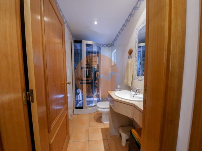 Image No.12-3 Bed House for sale