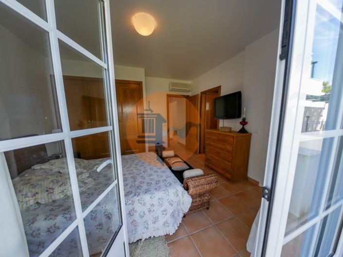 Image No.46-3 Bed House for sale