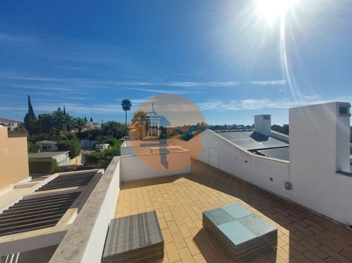 Image No.11-3 Bed House for sale