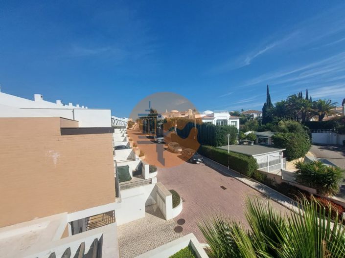 Image No.12-3 Bed House for sale