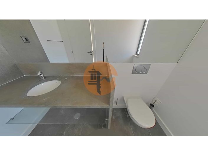 Image No.17-3 Bed House for sale