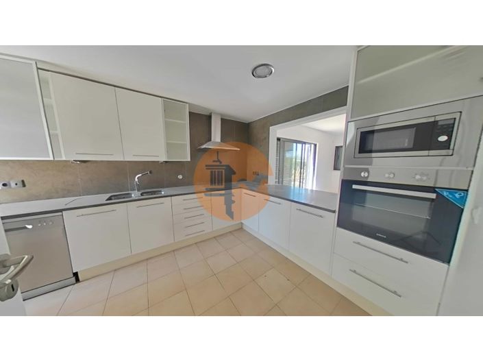 Image No.18-3 Bed House for sale