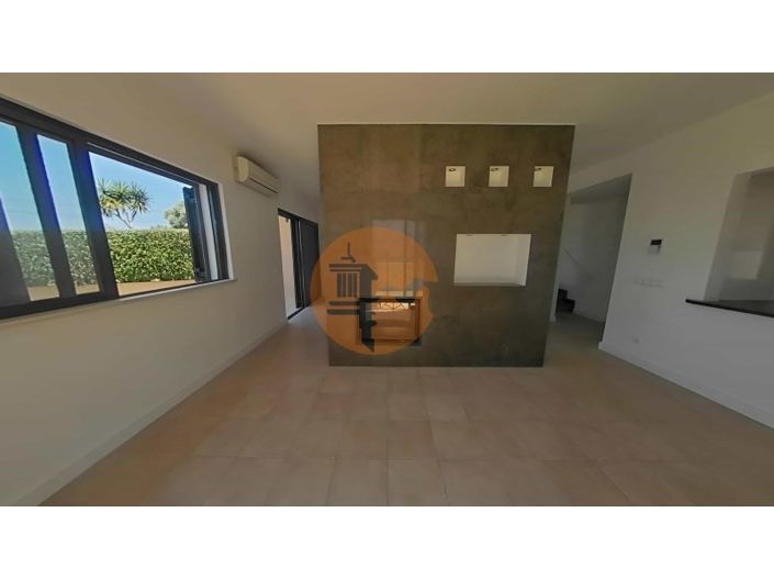 Image No.23-3 Bed House for sale