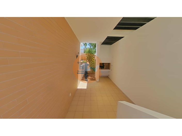 Image No.24-3 Bed House for sale