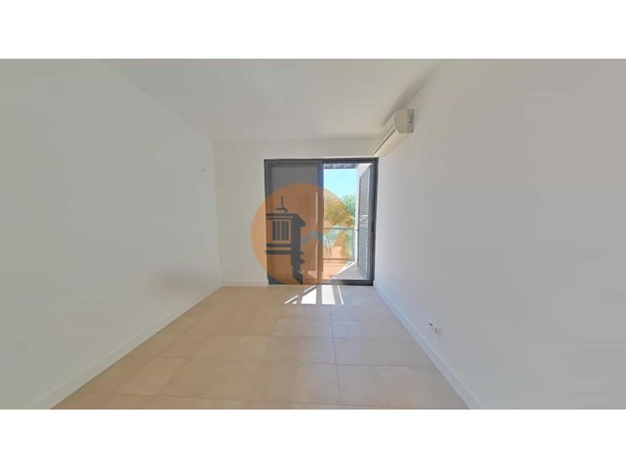 Image No.28-3 Bed House for sale