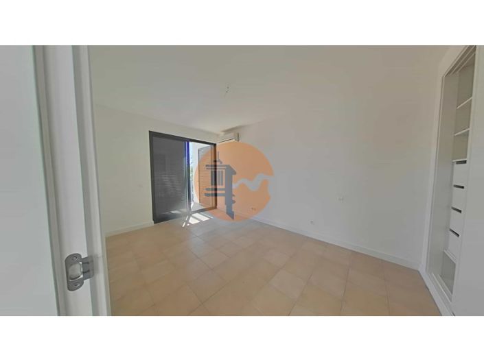 Image No.30-3 Bed House for sale