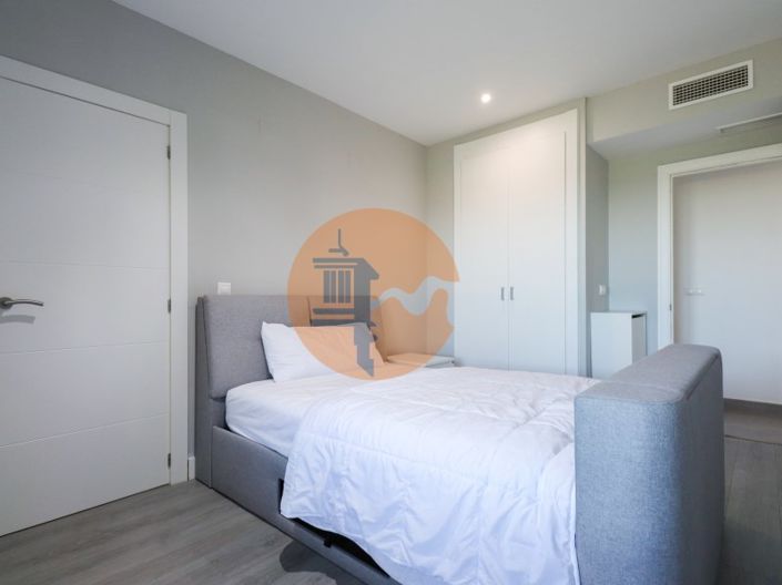 Image No.18-3 Bed Apartment for sale