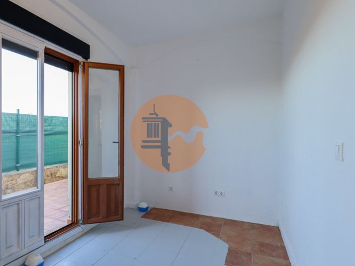 Image No.24-3 Bed Apartment for sale