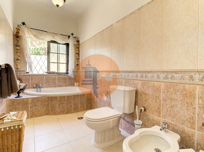 Image No.14-3 Bed House for sale