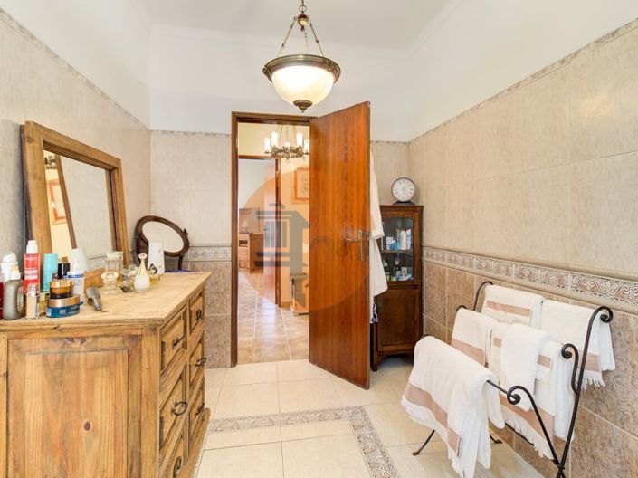 Image No.15-3 Bed House for sale