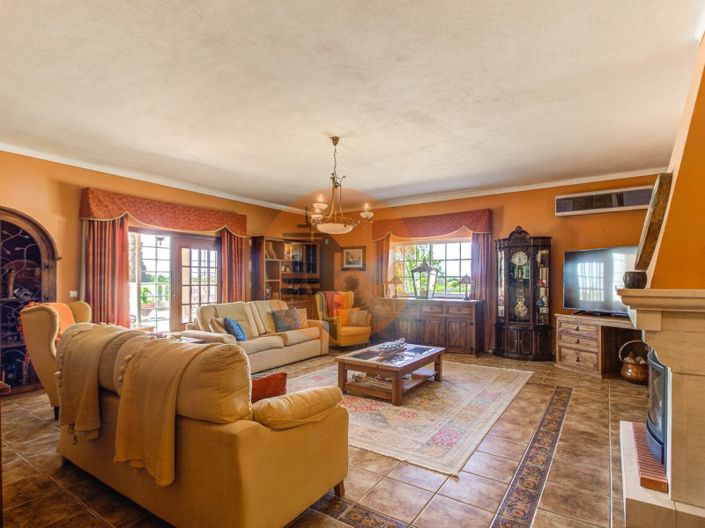 Image No.16-3 Bed House for sale