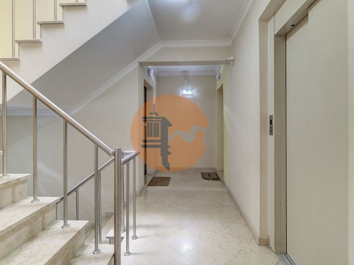 Image No.33-3 Bed Apartment for sale