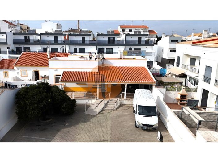 Image No.19-3 Bed Apartment for sale