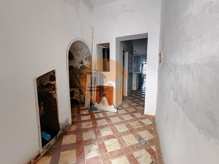 Image No.16-4 Bed House for sale