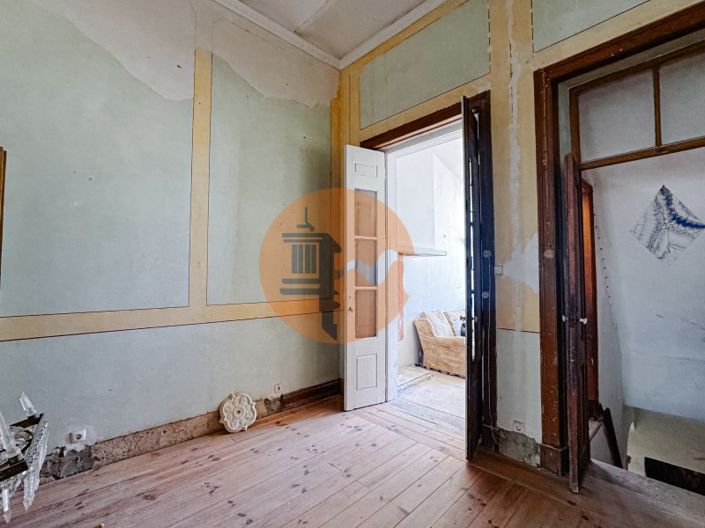 Image No.21-4 Bed House for sale