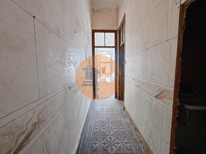 Image No.25-4 Bed House for sale