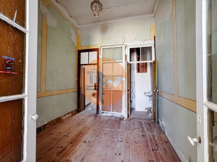 Image No.25-4 Bed House for sale