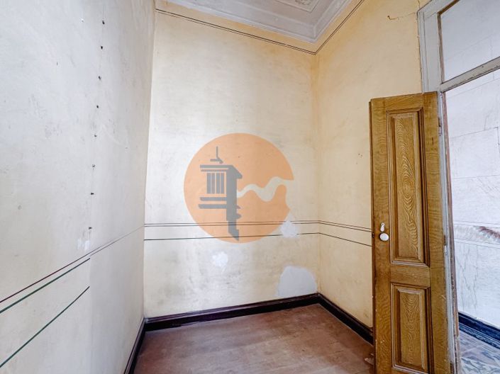 Image No.28-4 Bed House for sale