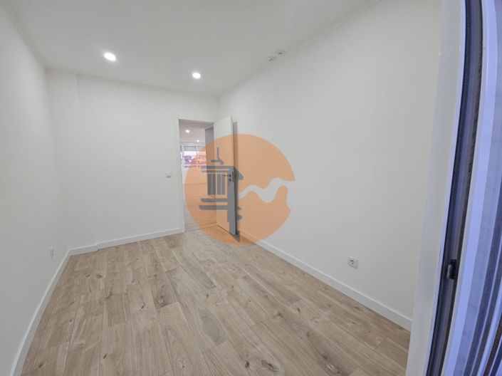 Image No.18-4 Bed Apartment for sale