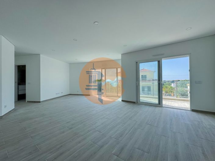 Image No.11-3 Bed Apartment for sale