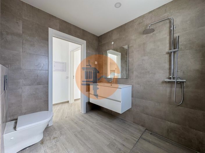 Image No.22-3 Bed Apartment for sale