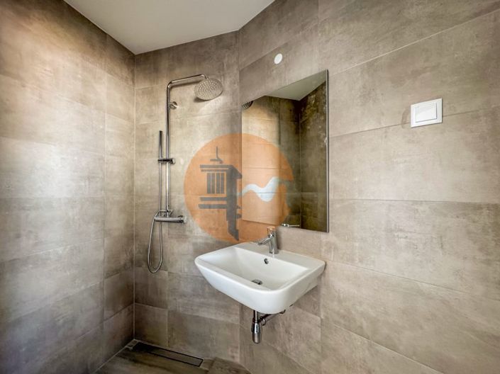 Image No.23-3 Bed Apartment for sale