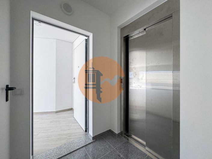 Image No.27-3 Bed Apartment for sale