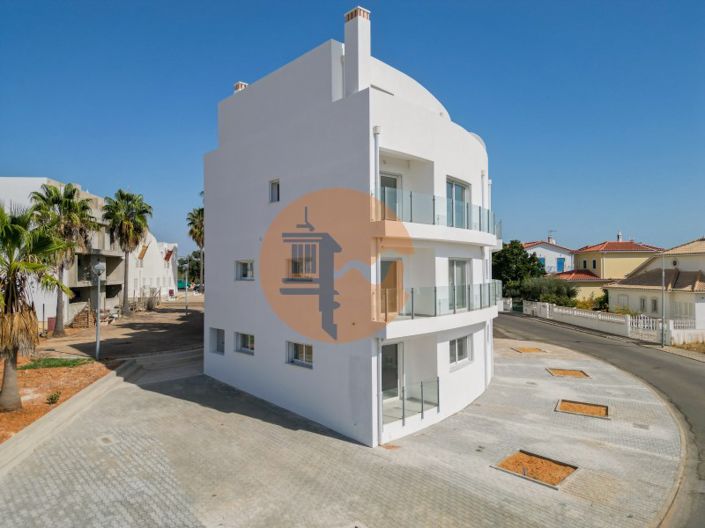 Image No.29-3 Bed Apartment for sale