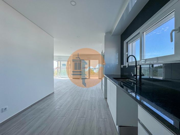 Image No.3-3 Bed Apartment for sale