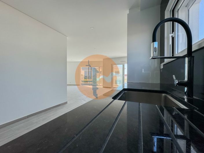 Image No.6-3 Bed Apartment for sale