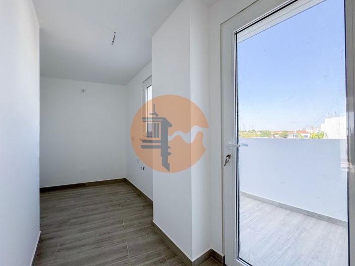 Image No.11-3 Bed Apartment for sale