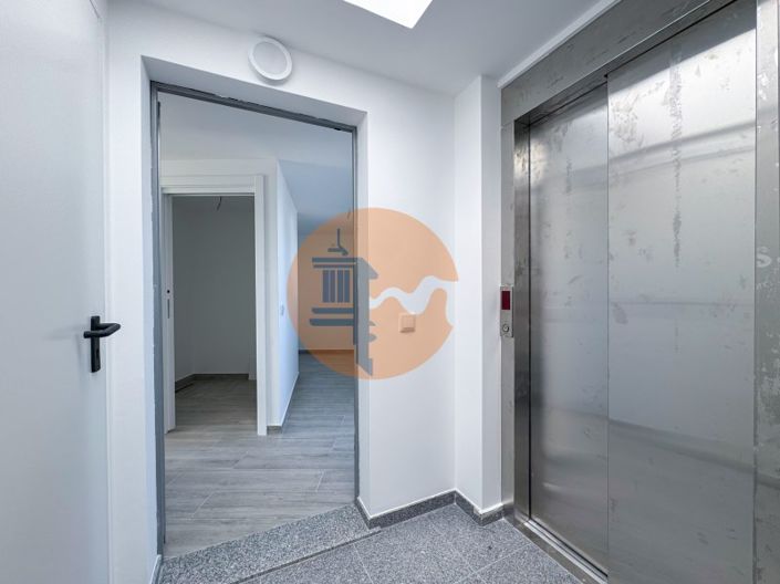 Image No.15-3 Bed Apartment for sale