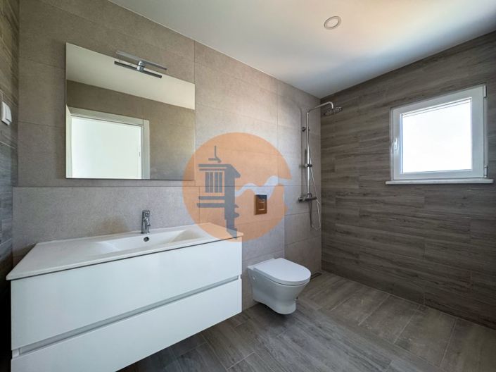 Image No.24-3 Bed Apartment for sale