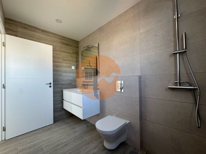 Image No.25-3 Bed Apartment for sale