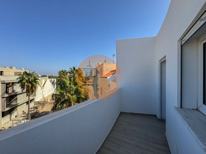 Image No.26-3 Bed Apartment for sale