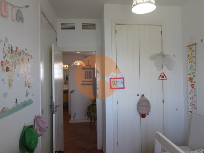 Image No.11-3 Bed House for sale