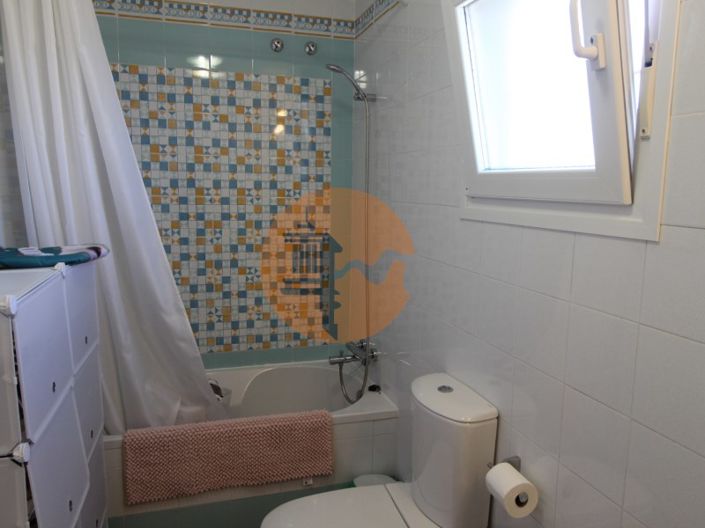 Image No.15-3 Bed House for sale