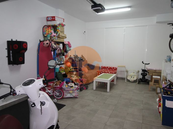 Image No.39-3 Bed House for sale