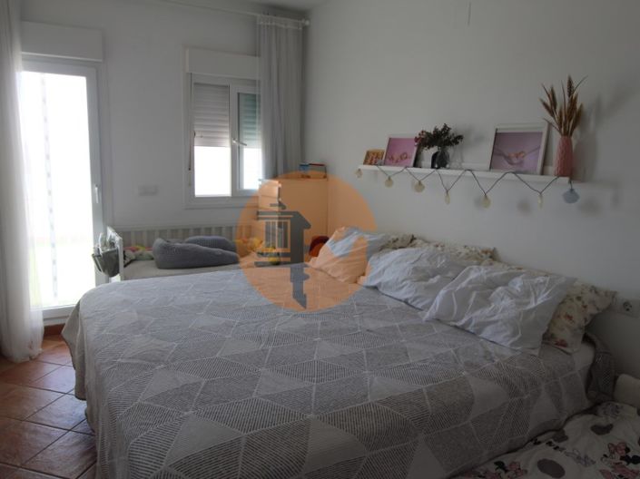 Image No.6-3 Bed House for sale