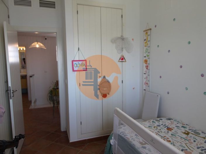 Image No.9-3 Bed House for sale