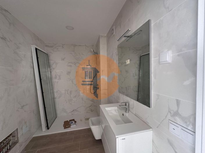 Image No.10-3 Bed Apartment for sale