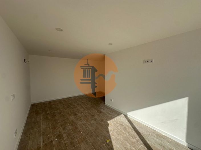 Image No.14-3 Bed Apartment for sale