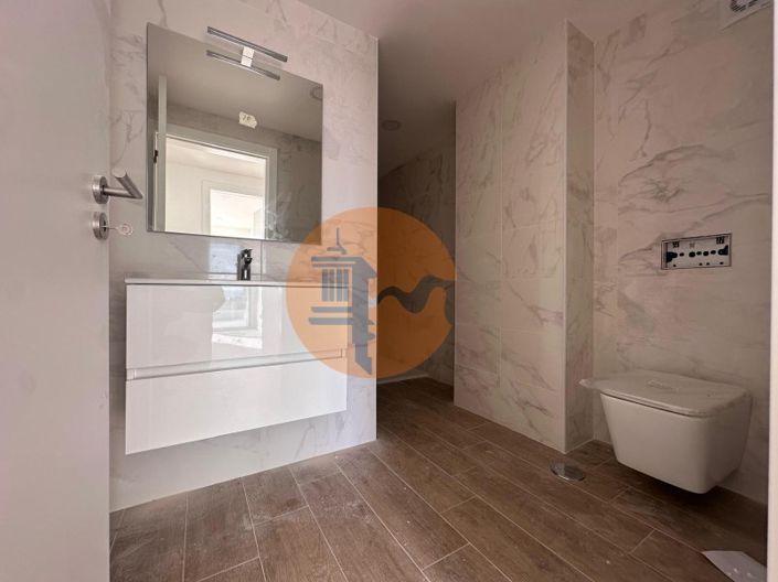 Image No.19-3 Bed Apartment for sale