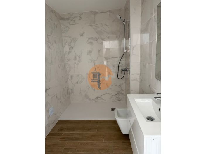 Image No.9-3 Bed Apartment for sale