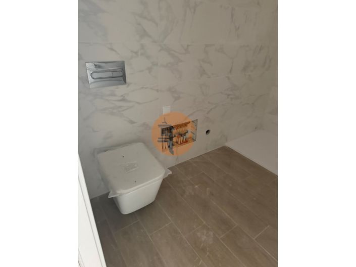 Image No.32-2 Bed Apartment for sale