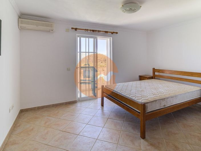 Image No.21-2 Bed House for sale